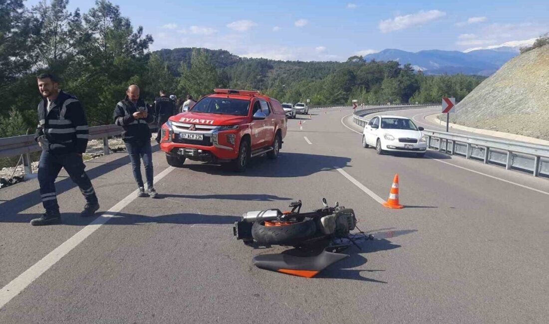 Antalya’da Motosiklet Kazasında Polis Memuru Cuma Şimşek Hayatını Kaybetti Antalya'da trafik kazasında hayatını kaybeden polis memuru Cuma Şimşek, motosikletinin