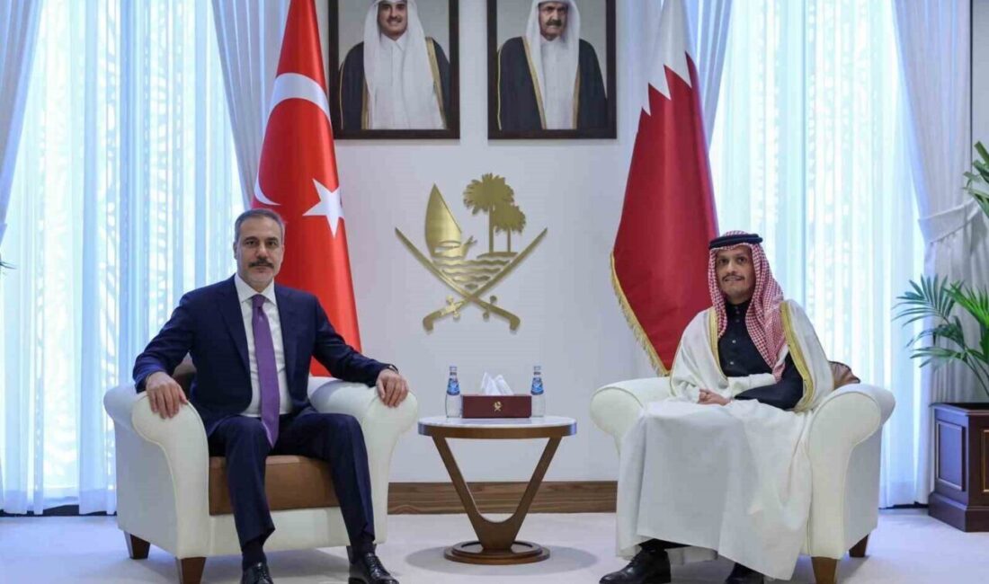 Dışişleri Bakanı Hakan Fidan, Katar Başbakanı ile Doha’da önemli bir toplantı yaptı. Dışişleri Bakanı Hakan Fidan, Katar’ın başkenti Doha'da Başbakan ve Dışişleri