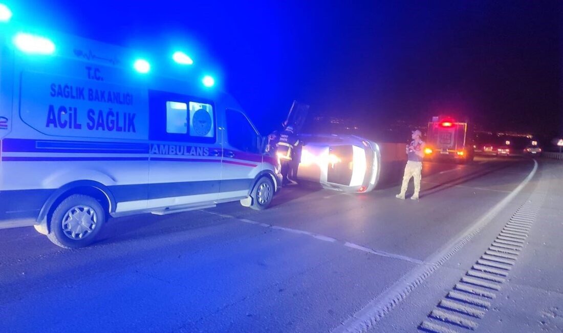Hatay’da Takla Atan Araçtaki Sürücü İtfaiye Ekipleri Tarafından Kurtarıldı Hatay'ın Belen ilçesinde kontrolden çıkan otomobil yan yatarak takla attı.