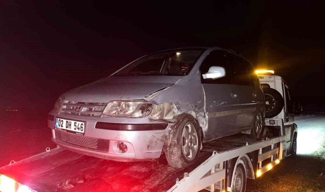Adıyaman Besni’de İki Otomobil Çarpıştı, 3 Kişi Yaralandı Adıyaman'ın Besni ilçesinde iki otomobilin çarpışması sonucu Z.Ö., M.Ö. ve