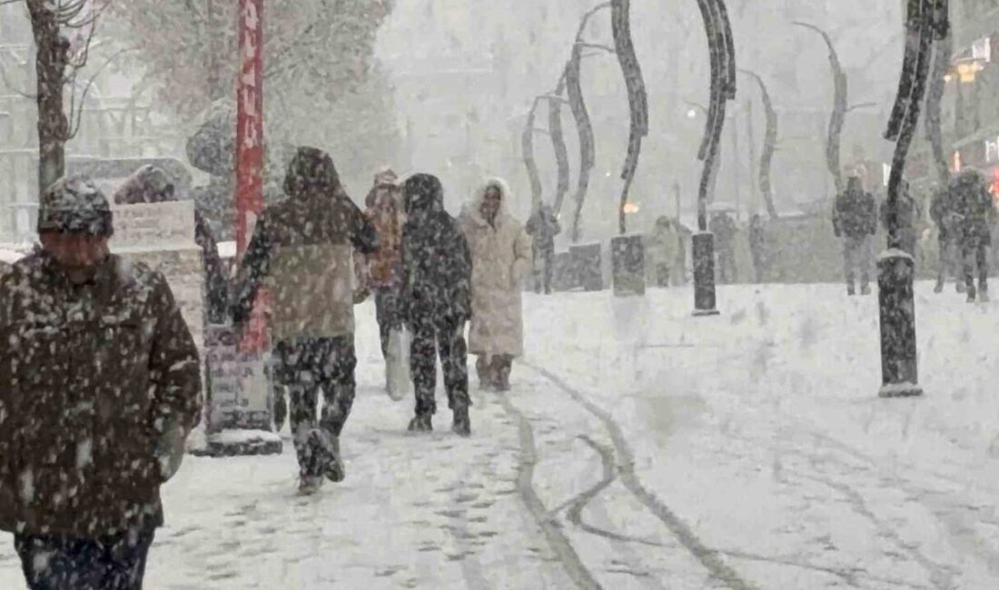 Bolu’da Yoğun Kar Yağışı Nedeniyle Eğitime 1 Gün Ara Verildi Bolu'da 21 Şubat 2025'te beklenen yoğun kar yağışı nedeniyle, il