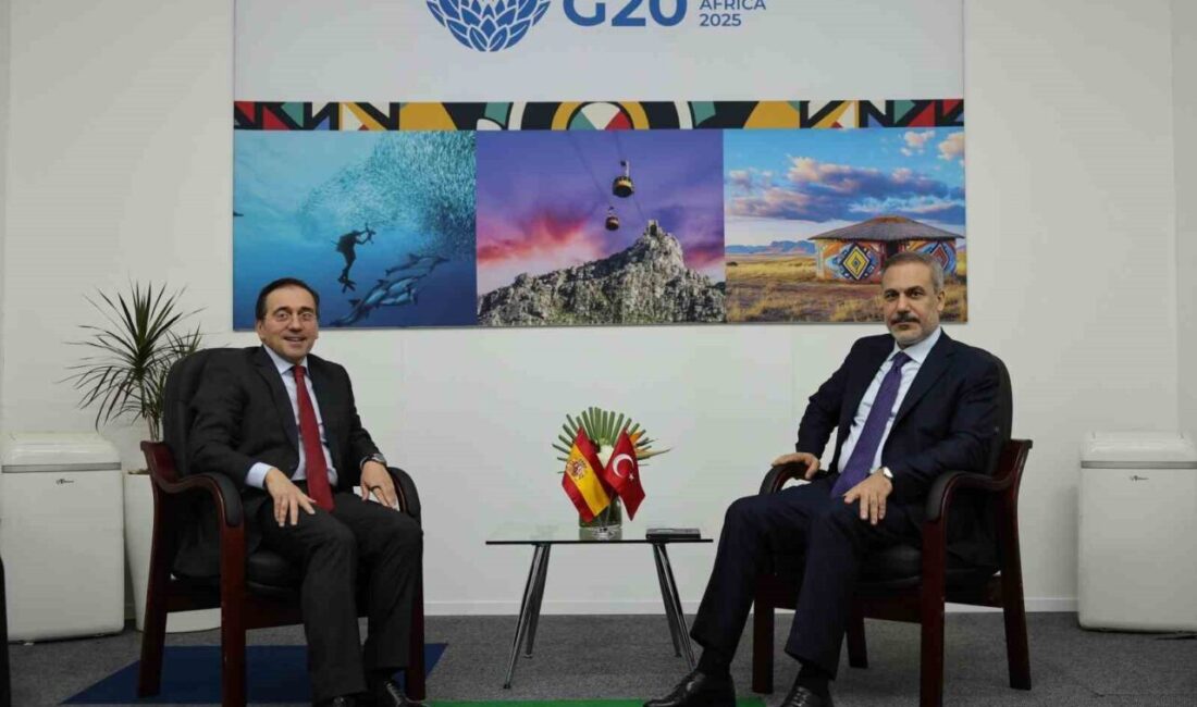 Hakan Fidan, G20 Zirvesi’nde İspanyol Mevkidaşıyla Görüştü Dışişleri Bakanı Hakan Fidan, G20 toplantısı için Güney Afrika'da İspanyol