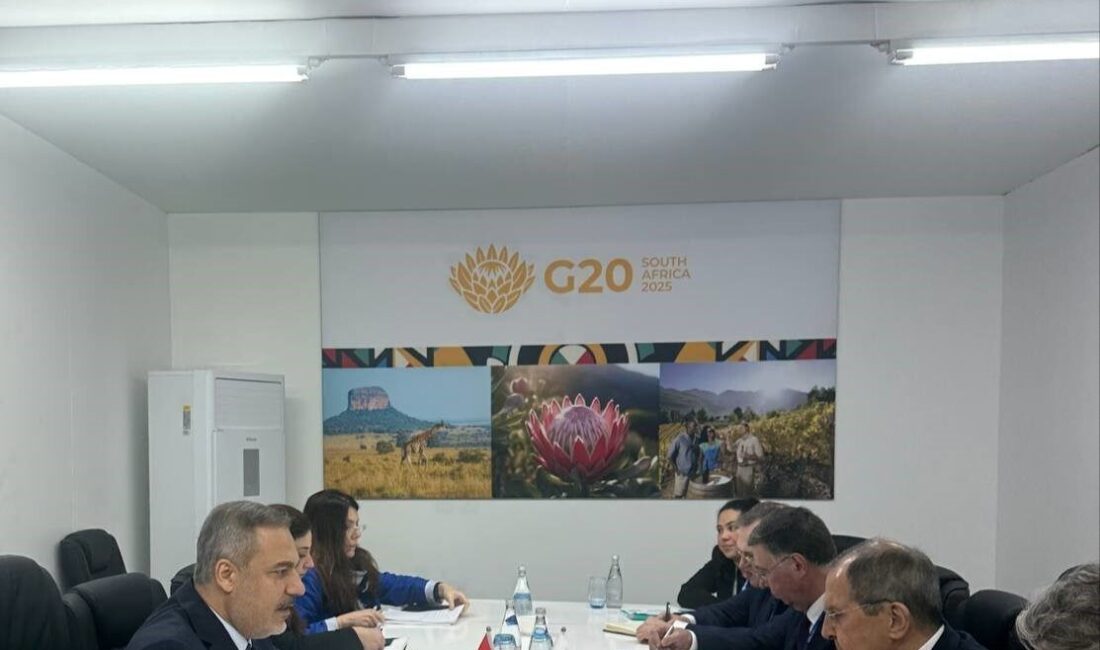 Hakan Fidan, G20 Dışişleri Bakanları Toplantısı’nda Rus mevkidaşı Sergey Lavrov ile buluştu. Dışişleri Bakanı Hakan Fidan, G20 Dışişleri Bakanları Toplantısı kapsamında Güney