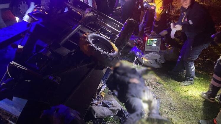 Düzce’de Patpat Aracının Takla Atması Sonucu Sürücü Hayatını Kaybetti Düzce'de Furkan Keleş'in kullandığı patpat, direksiyon hakimiyetini kaybetmesi sonucu takla