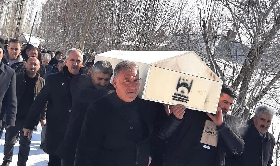 Efendi Güvercin, Erzurum’da son yolculuğuna uğurlandı Ankara'da hayatını kaybeden Belediye İş Sendikası eski Genel Başkanı Efendi