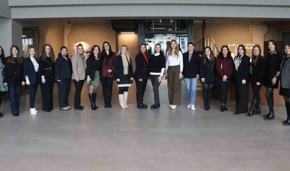 Kadınların İş Dünyasındaki Rolünü Güçlendirmek İçin HOSAB’da Toplantı Yapıldı Kadının Güçlenmesi Bursa Platformu, HOSAB'daki üyeleriyle buluşarak kadının iş dünyasındaki