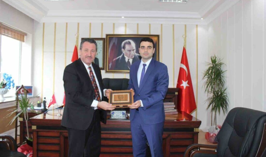 Bilecik İl Müftüsü Ahmet Dilek, Osmaneli Kaymakamı Abdüssamed Kılıç ile buluştu Bilecik İl Müftüsü Ahmet Dilek, Osmaneli Kaymakamı Abdüssamed Kılıç'ı ziyaret
