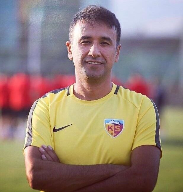 Kayserispor’da Doktor Mehmet Karakuş ile İlişki Sona Erdi Kayserispor, kulüp doktoru Mehmet Karakuş ile yollarını ayırdı. Sakatlık anlarında