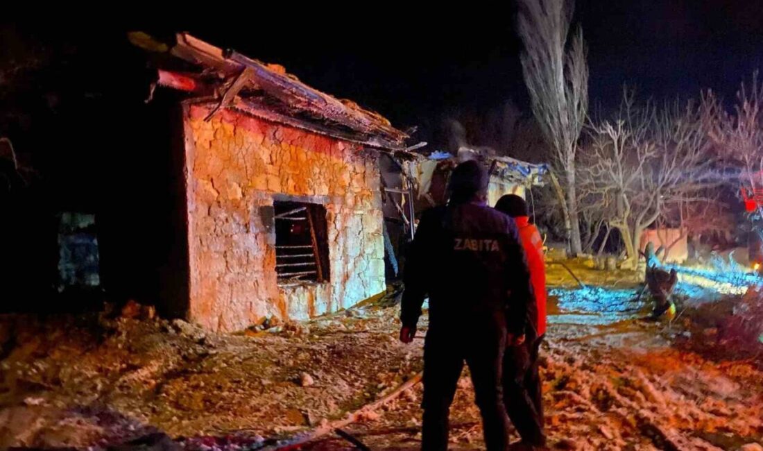Gülnar’daki Yangında 80 Yaşındaki Adam Hayatını Kaybetti Mersin’in Gülnar ilçesinde, Kurbağa Mahallesi'ndeki evde çıkan yangında 80 yaşındaki
