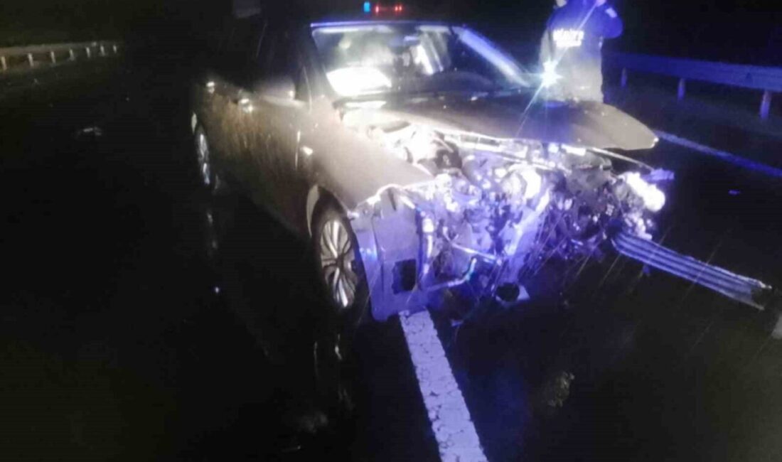 Tekirdağ’da otomobil bariyerlere çarptı, sürücü yaralandı Tekirdağ'ın Ergene ilçesinde, Ö.B. yönetimindeki otomobil Avrupa Otoyolu'nda bariyerlere çarparak