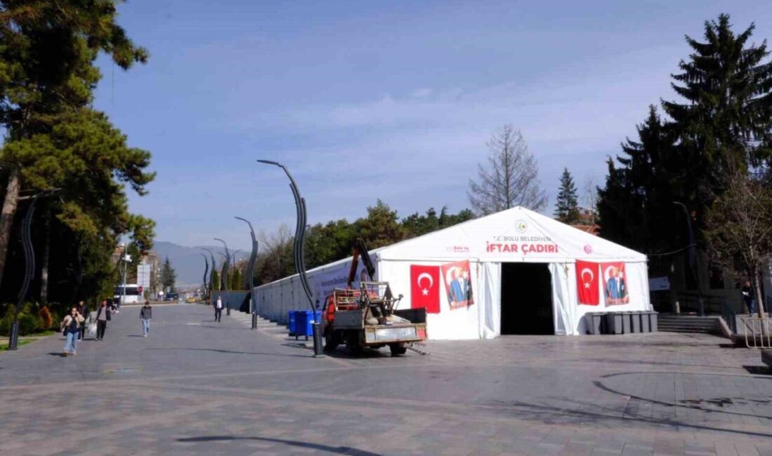Bolu Kent Meydanı’nda Ramazan Boyunca Her Akşam İftar Çadırı Hizmet Verecek Bolu Belediyesi, Ramazan süresince Kent Meydanı'nda iftar çadırı kurarak, her