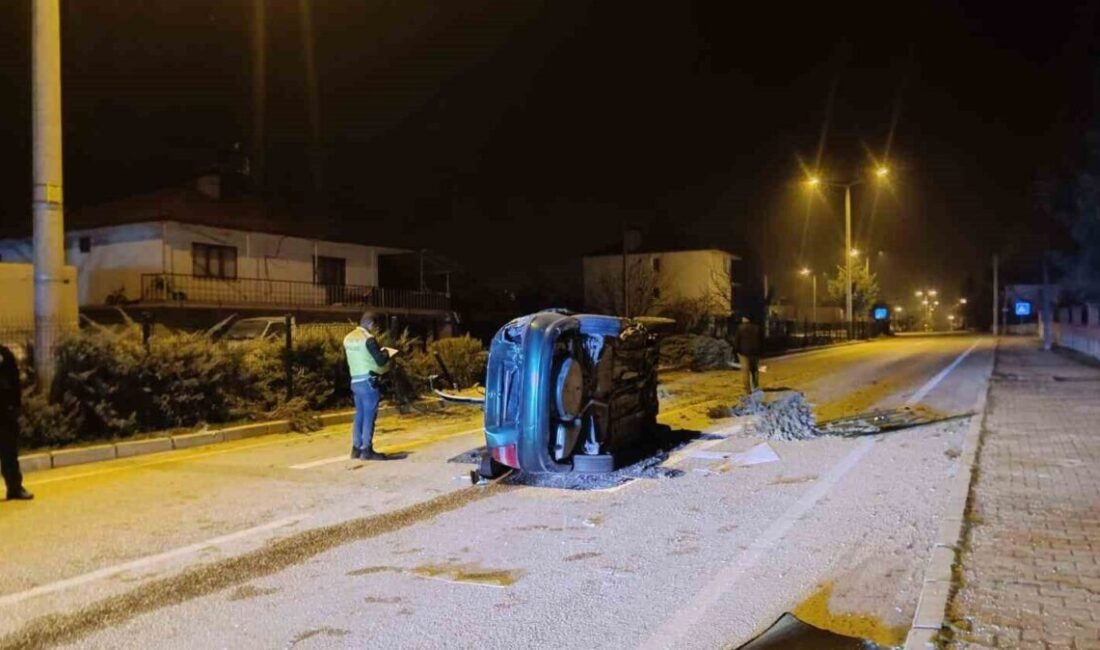 Burdur’da Takla Atan Otomobilin Sürücüsü Hastanede Yaşamını Yitirdi Burdur'un Gölhisar ilçesinde, 26 yaşındaki sürücü Ali Akay'ın kullandığı otomobil,