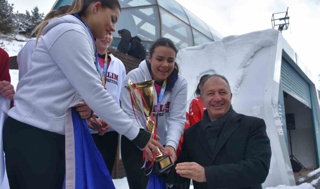 Erzurum’da ÜNİLİG Kar Voleybolu Şampiyonları Belirlendi Erzurum'da gerçekleşen ÜNİLİG Kar Voleybolu şampiyonasında kadınlarda Atılım, Kent ve