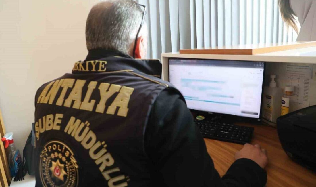 Antalya’da Günübirlik Konaklama Yerlerine Eş Zamanlı Denetim Uygulandı Antalya’da, Emniyet Müdürlüğü ekipleri 110 personelle eş zamanlı denetim gerçekleştirerek