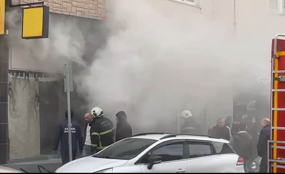 Bafra’da bir iş yerinde çıkan yangında ciddi maddi hasar oluştu Samsun'un Bafra ilçesinde bir iş yerinde çıkan yangın, büyük maddi
