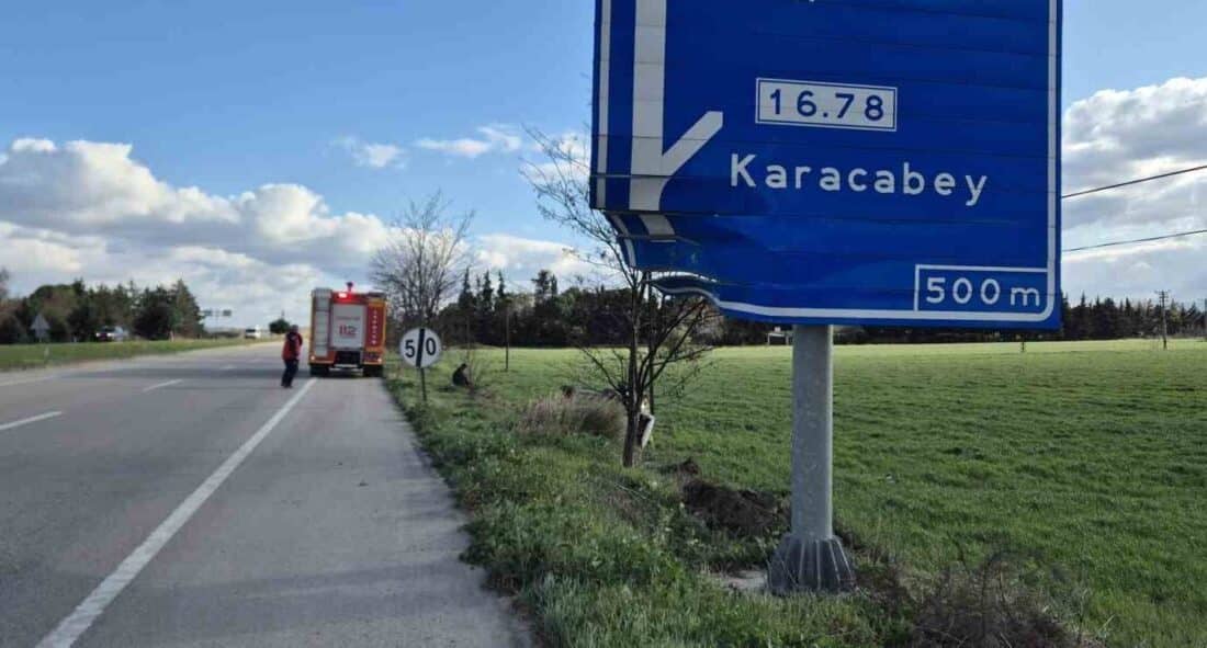 Balıkesir-Bandırma Karayolu’nda gerçekleşen kazada 1 kişi yaralandı, kurtarma çalışmaları yapıldı. Balıkesir-Bandırma Karayolu'nda meydana gelen trafik kazasında E.K. isimli sürücü yaralandı.