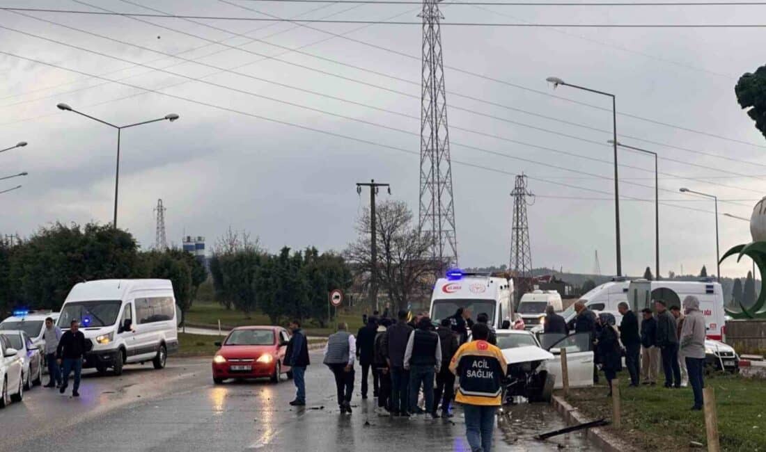 Bilecik’te meydana gelen trafik kazasında 7 kişi yaralandı, soruşturma sürüyor. Bilecik'te iki aracın çarpışması sonucu İbrahim Biçer ve Bülent Kuşçu