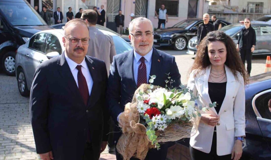 Bakan Işıkhan Aydın Valiliği’nde Vali Canbolat ile Görüştü Çalışma ve Sosyal Güvenlik Bakanı Vedat Işıkhan, Aydın Valisi Yakup