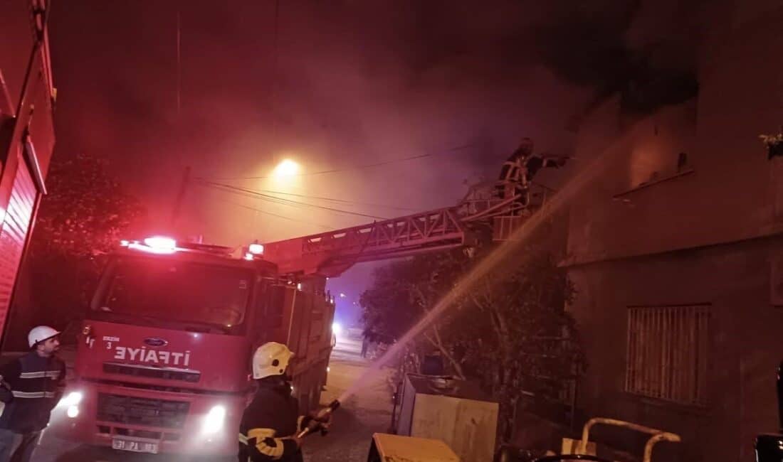 Hatay’da Müstakil Evdeki Yangın İtfaiye Tarafından Kontrol Altına Alındı Hatay'ın Erzin ilçesinde bir müstakil evde çıkan yangın, itfaiye ekipleri