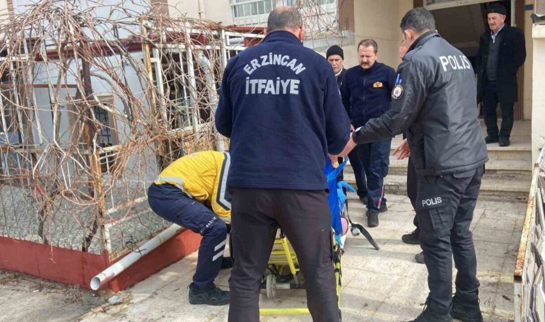 Erzincan’da yalnız yaşayan 76 yaşındaki kadına, yakınlarından haber alamayan itfaiye ekipleri ulaştı. Erzincan'da, Mimarsinan Mahallesi'nde yaşayan 76 yaşındaki kadından yakınları haber alamayınca