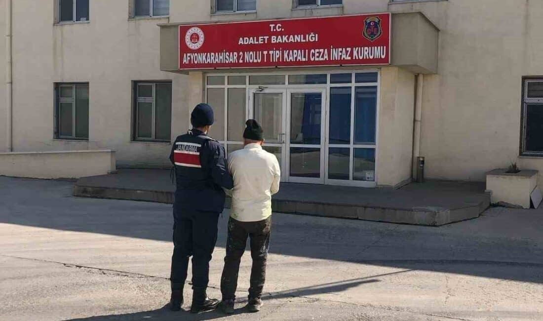 Afyonkarahisar’da Jandarma, Hırsızlık Suçundan Aranan Şahsı Yakalamayı Başardı Afyonkarahisar'da hırsızlık suçundan 4 yıl 5 ay hapis cezasıyla aranan