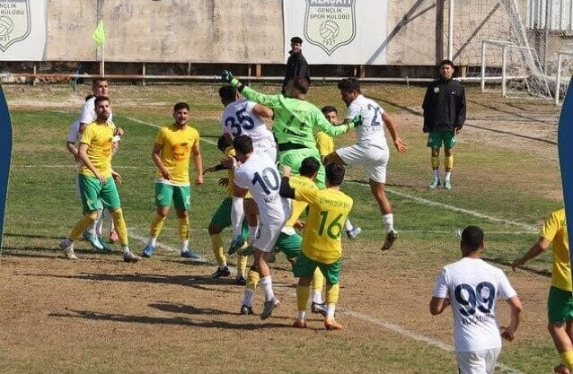 İmren Alaçatıspor, Gümüldürspor’a 1-0 Yenilerek 4. Sıradaki Yerini Korudu Anakaya Lojistik İzmir Süper Amatör Lig 4. Grup'un 20. haftasında