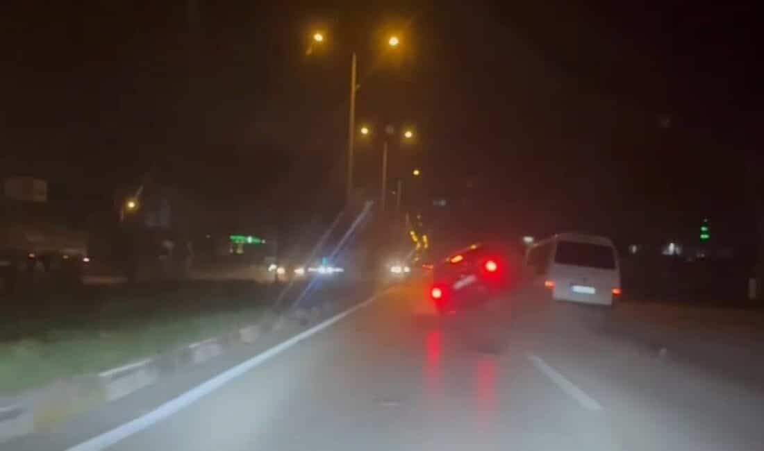 Düzce’de Köpeğe Çarpmamak İçin Manevra Yapan Araç Minibüse Çarparak Takla Geçirdi Düzce’nin D-100 karayolu Çilimli mevkiinde yaşanan kazada, otomobil köpeğe çarpmamak