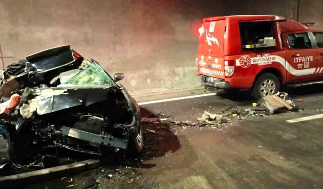 Malatya’da Erkenek Tüneli’nde Trafik Kazası: 1 Kişi Hayatını Kaybetti Malatya'nın Doğanşehir ilçesinde Erkenek Tüneli'nde meydana gelen trafik kazasında 78