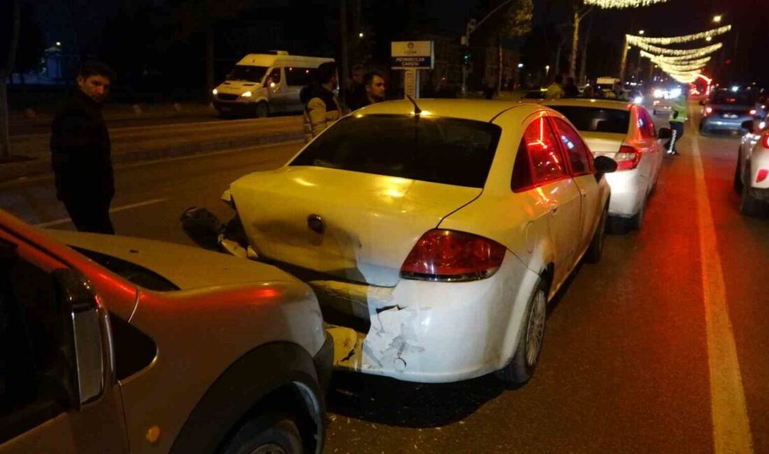 Malatya’da Zincirleme Trafik Kazasında Bir Kişi Yaralandı Malatya’da İnönü Caddesi'nde gerçekleşen zincirleme trafik kazasında A.S.A. yaralandı. Kazaya,