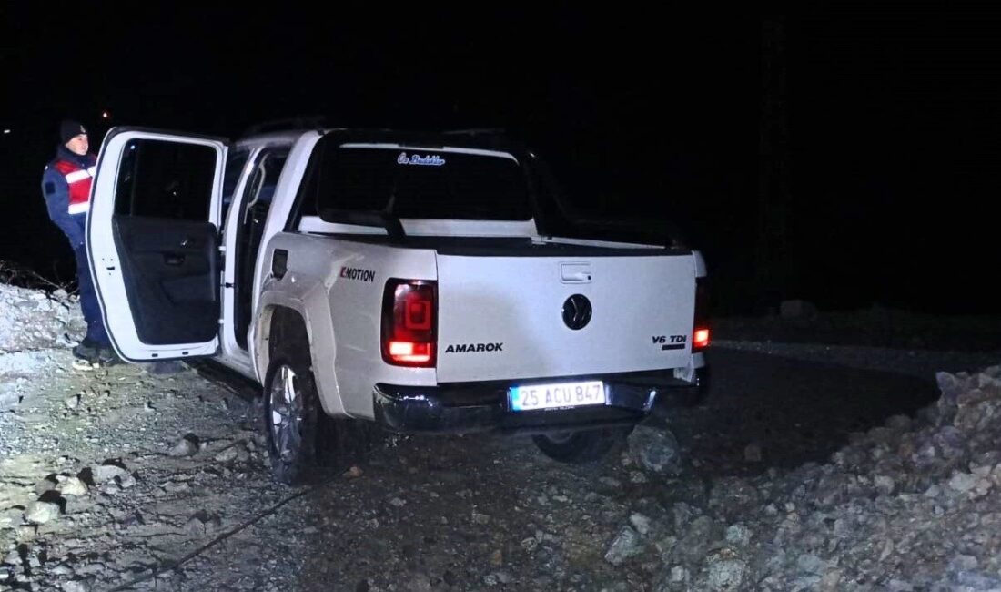 Malatya-Adıyaman Karayolunda Tek Araçlı Kaza: Bir Kişi Yaralı Malatya-Adıyaman karayolunda Veysel B. (65) yönetimindeki araç, gece saatlerinde kontrolden
