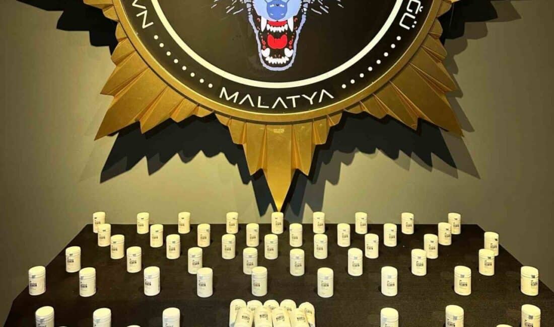 Malatya’da Uyuşturucu Satıcılarına Yönelik Operasyonda 10 Kişiden 9’u Tutuklandı Malatya'da Narkotik Suçlarla Mücadele Şube Müdürlüğü'nün gerçekleştirdiği operasyonda 10 "torbacı"