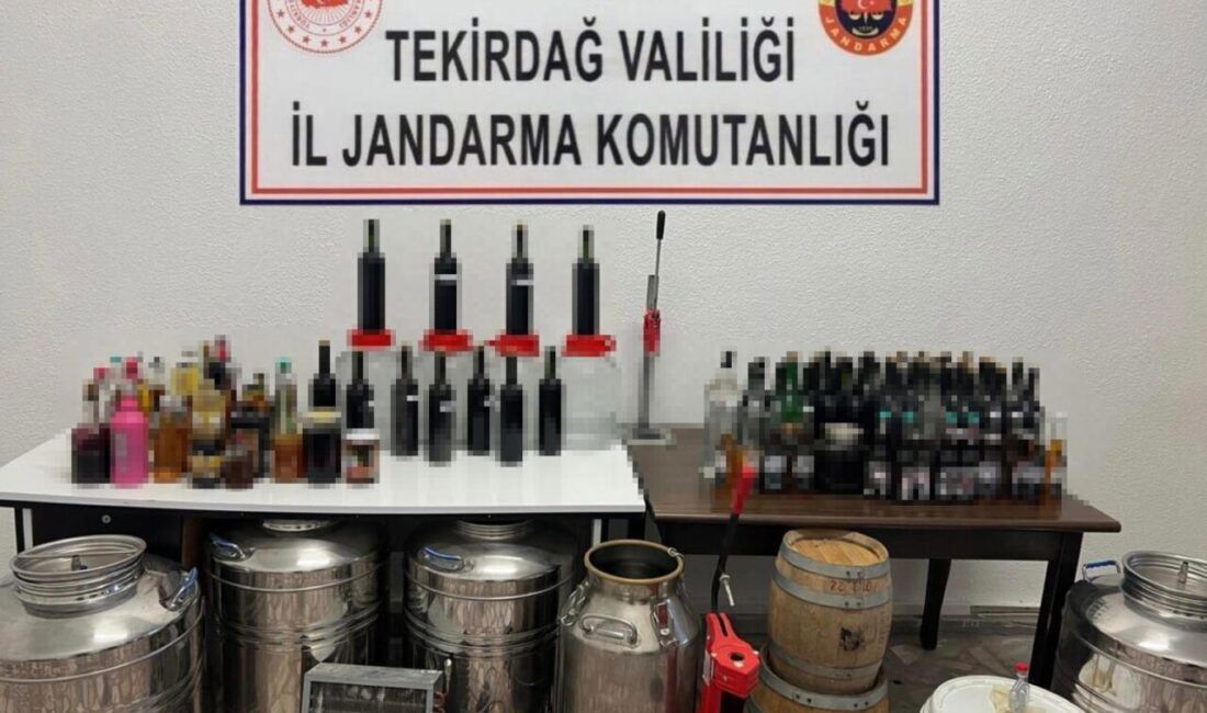 Marmaraereğlisi’nde Jandarma, Kaçak İçki ve Üretim Malzemelerine El Koydu Tekirdağ İl Jandarma Komutanlığı, Marmaraereğlisi'nde YE.'nin adresine düzenlediği operasyonda 251