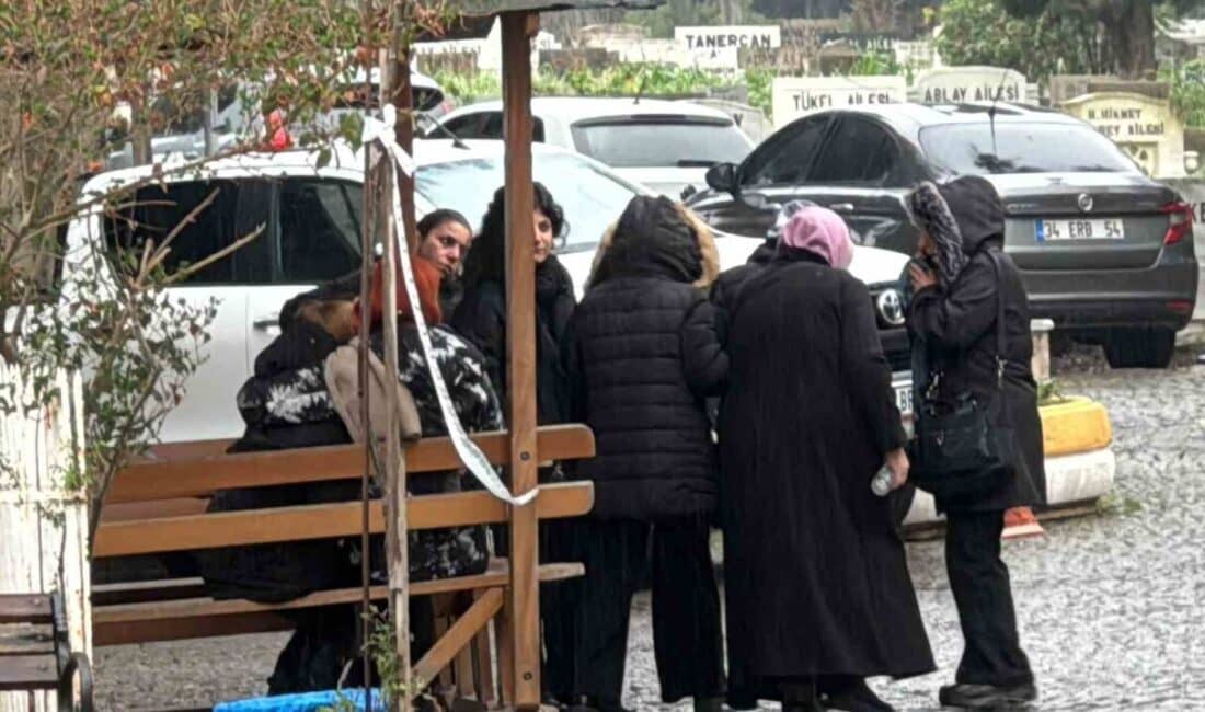 Pankreas kanseri sebebiyle hayatını kaybeden 54 yaşındaki ünlü sanatçı Tanyeli’nin cenazesi Zincirlikuyu’ya getirildi. Pankreas kanseriyle verdiği mücadelede 54 yaşında hayatını kaybeden ünlü sanatçı