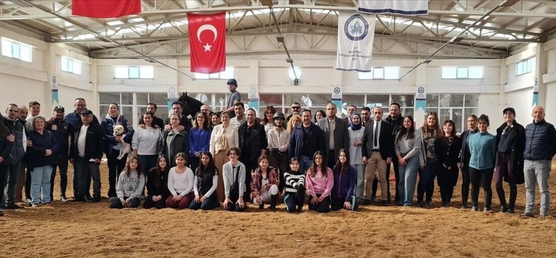 Mahmudiye Atçılık Meslek Yüksekokulu, Türkiye Binicilik Federasyonu Lisans Sınavı’na Ev Sahipliği Yaptı Eskişehir Osmangazi Üniversitesi Mahmudiye Atçılık Meslek Yüksekokulu, Türkiye Binicilik Federasyonu
