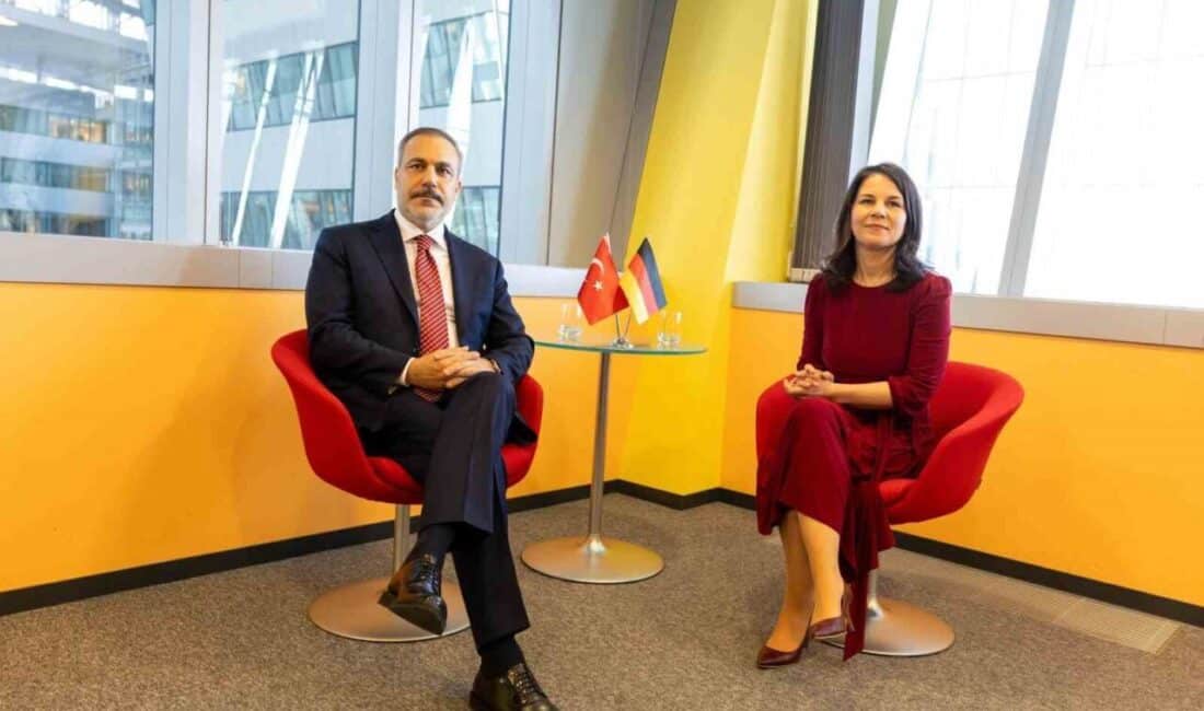 Dışişleri Bakanı Hakan Fidan, NATO Zirvesi’nde Almanya’nın Dışişleri Bakanı ile bir araya geldi. Dışişleri Bakanı Hakan Fidan, Brüksel'de düzenlenen NATO Dışişleri Bakanları Toplantısı