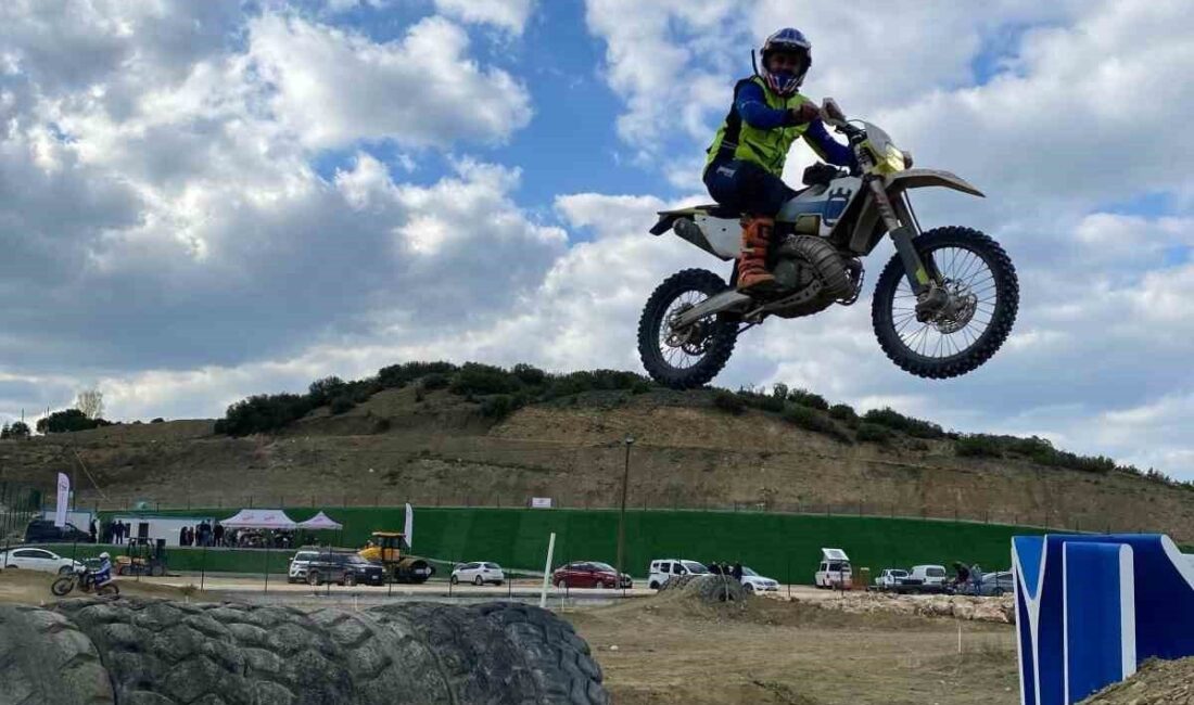 Bilecik, Enduro & ATV Türkiye Şampiyonası’na ev sahipliği yaptı; ödüller ihtiyaç sahiplerine bağışlandı. Bilecik'te düzenlenen Enduro & ATV Türkiye Şampiyonası'na 200 sporcu katıldı.