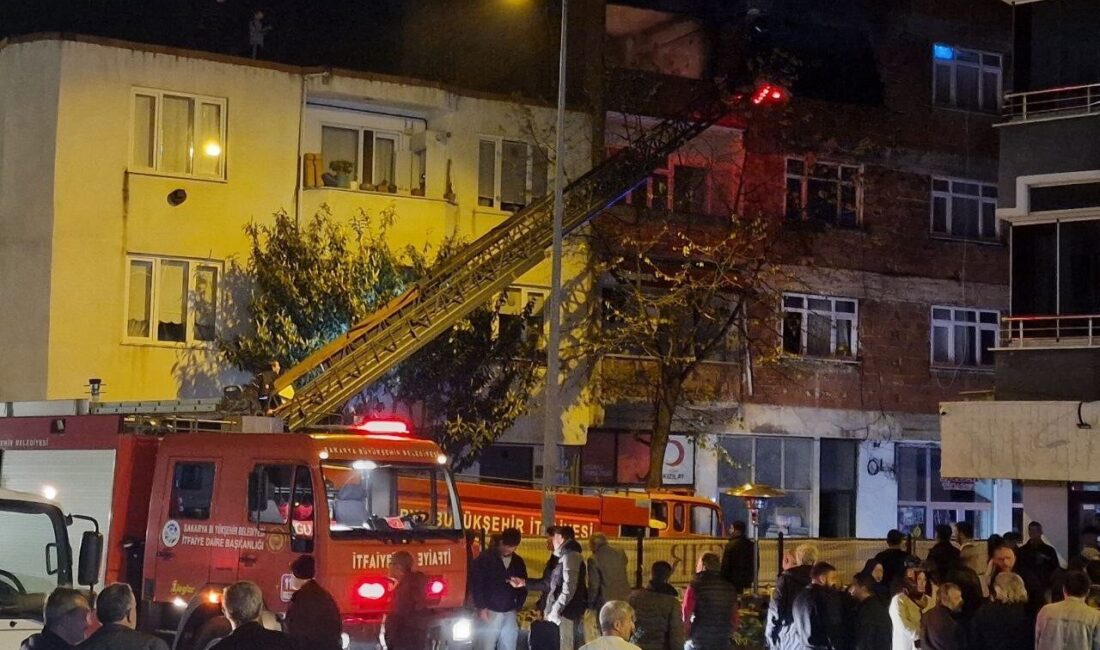 Kocaali’de Bir Apartmanda Çıkan Yangın, İtfaiye Tarafından Kısa Sürede Söndürüldü Sakarya'nın Kocaali ilçesindeki bir apartman dairesinde çıkan yangın, itfaiye ekiplerinin