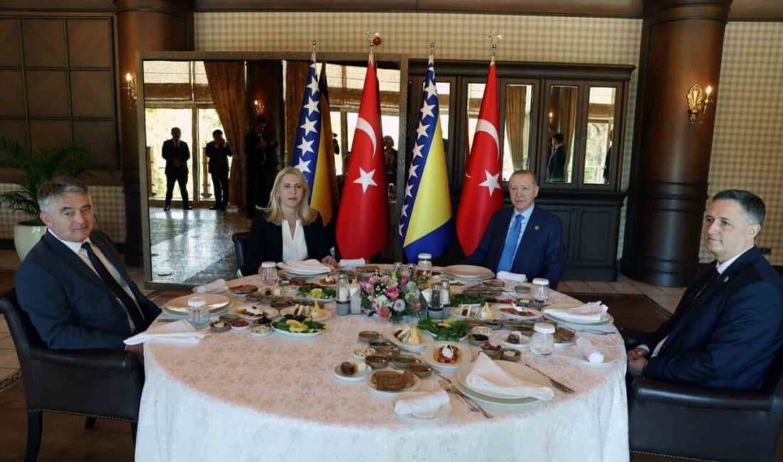 Erdoğan, Antalya Diplomasi Forumu Kapsamında Bosna-Hersek Başkanlık Konseyi ile Görüştü Cumhurbaşkanı Recep Tayyip Erdoğan, Antalya Diplomasi Forumu kapsamında Bosna-Hersek Başkanlık