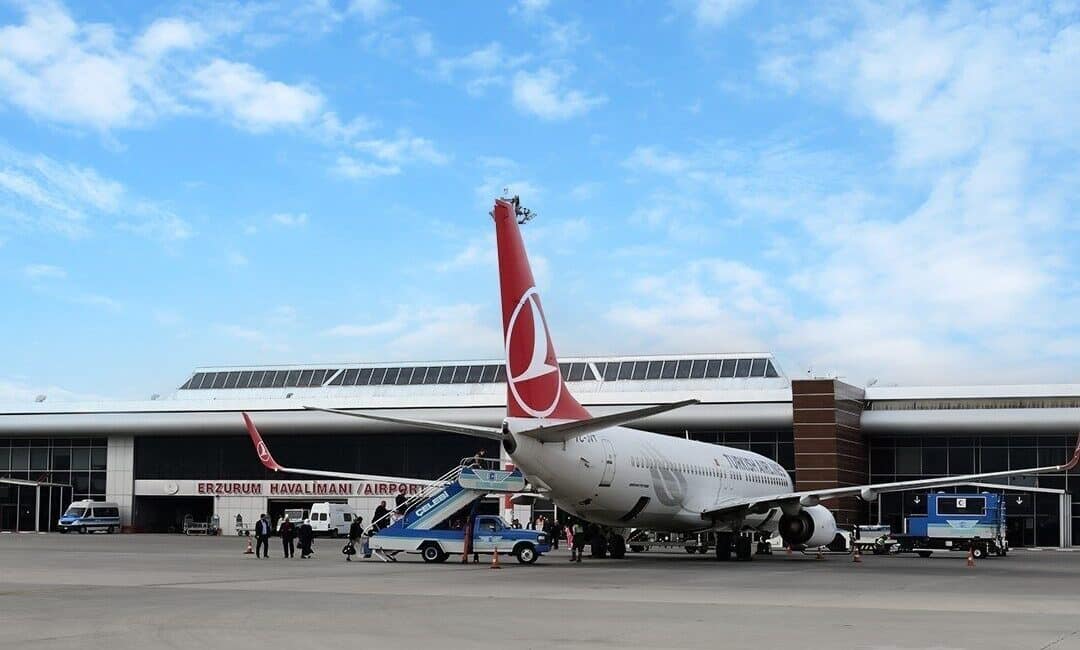 Erzurum Hava Limanı’ndan 2025’in İlk Üç Ayında 306 Bin Yolcu Uçtu Devlet Hava Meydanları İşletmesi verilerine göre, 2025'in ilk çeyreğinde Erzurum