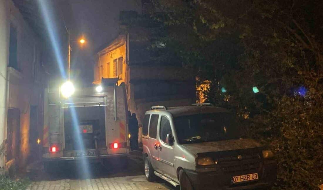 Muratpaşa’da Yangın Çıktı: Yenilenen Ev Kullanılamaz Hale Geldi Antalya'nın Muratpaşa ilçesinde Ferdi A.'ya ait müstakil evde çıkan yangın,