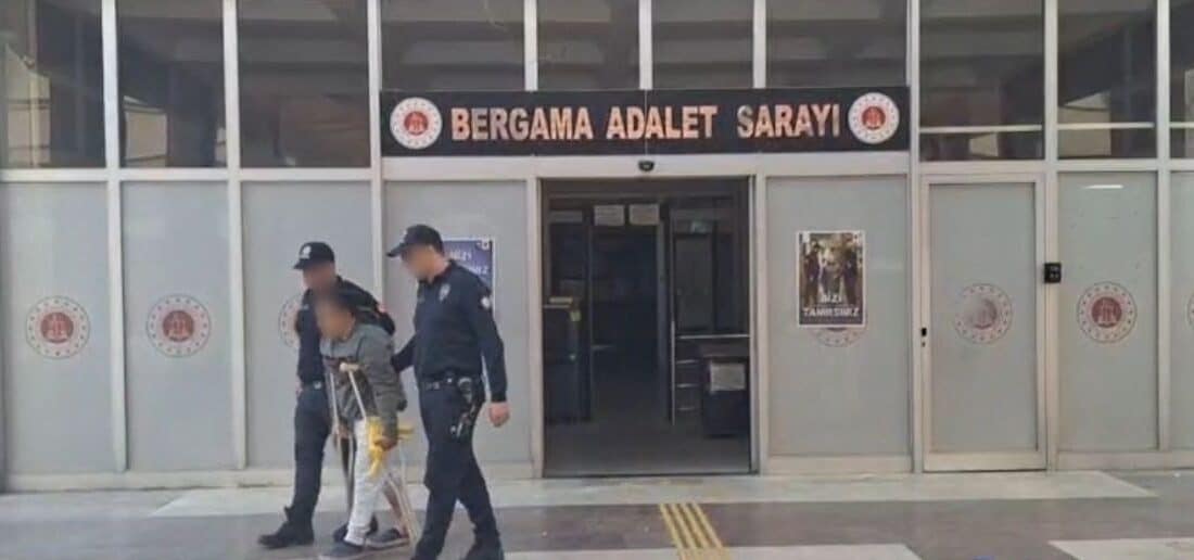 Bergama’da Uyuşturucu Ticareti Yapan Şüpheli Tutuklandı İzmir'in Bergama ilçesinde gerçekleştirilen uyuşturucu operasyonunda İ.D. adlı şüpheliye ulaşıldı.