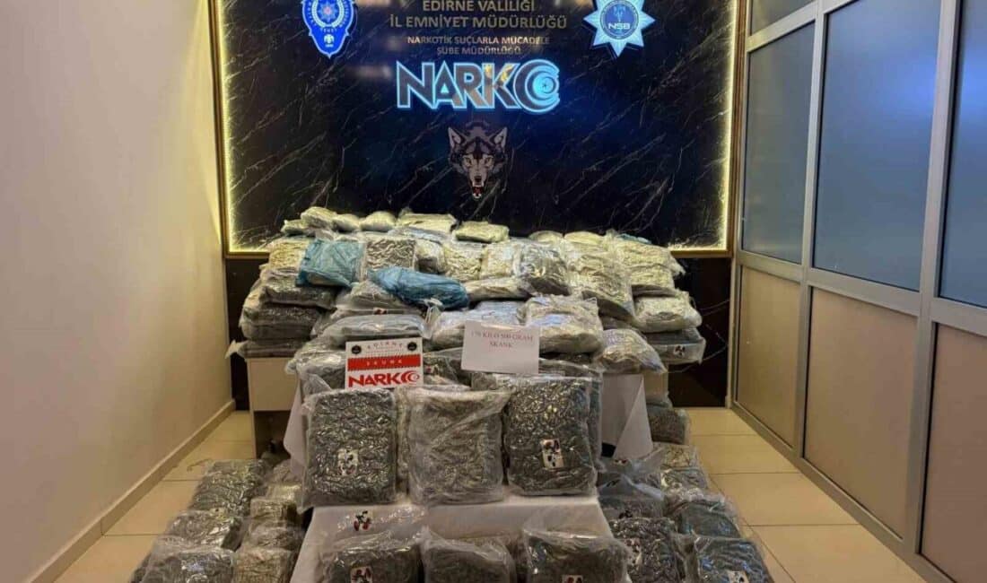 Kapıkule Sınır Kapısı’nda Uyuşturucu Operasyonu: 171 Kilogram İle İki Şüpheli Tutuklandı Edirne Kapıkule Sınır Kapısı'ndaki operasyonda 171 kilogram uyuşturucu madde, 9
