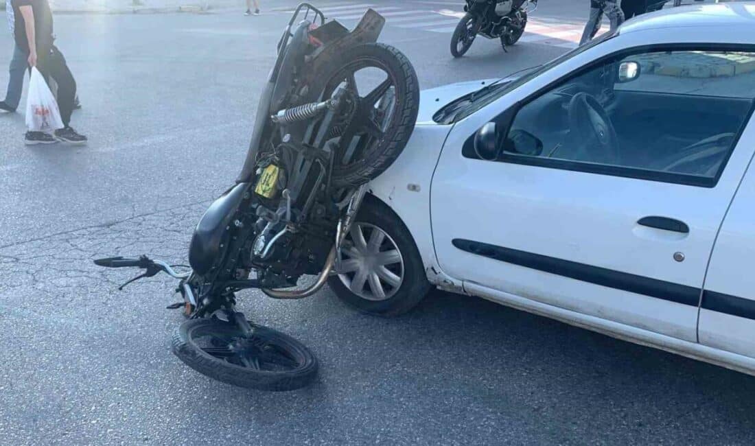Karaman’da Motosiklet İle Otomobilin Çarpışması Sonucu Sürücü Yaralandı Karaman'da B.Ş. yönetimindeki motosiklet, H.B. idaresindeki otomobille kavşakta çarpıştı. Motosiklet