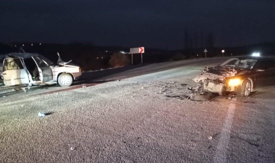 Malatya’da İki Araç Çarpıştı: 1 Ölü, 3 Yaralı! Kaza Anı Kamerada! Malatya'nın Doğanşehir ilçesinde, 8 Nisan'da yaşanan trafik kazasında Ali Aydemir