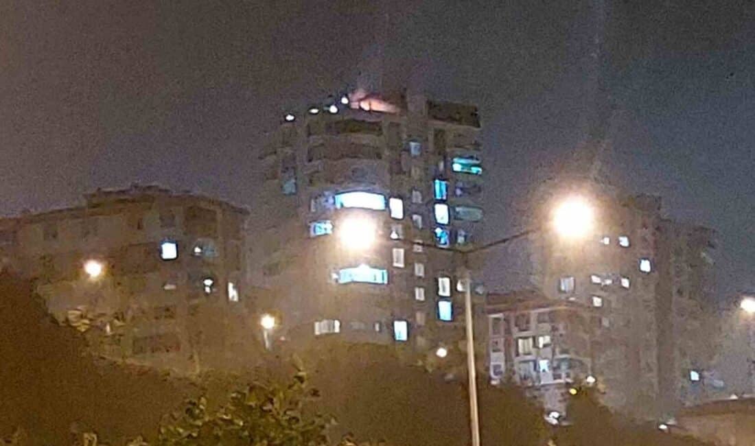 Samsun’da 12. kat dairede çıkan yangın, itfaiye tarafından kontrol altına alındı. Samsun İlkadım'daki Güneş Apartmanı'nın 12. katında, akşam saatlerinde çıkan yangın,