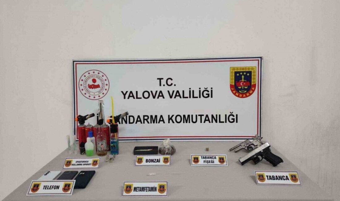 Yalova’da Uyuşturucu Operasyonu: 5 Gözaltından 1’i Tutuklandı Yalova'da jandarma, Termal ilçesinde düzenlediği uyuşturucu operasyonunda S.K., O.K., R.D.,