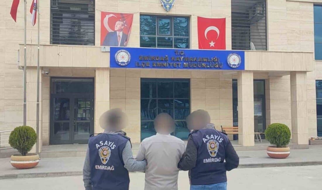 Afyonkarahisar’da Aranan Suçlu 11 Yıl 10 Ay Hapis Cezası ile Yakalandı Afyonkarahisar'da çeşitli suçlardan 11 yıl 10 ay 3 gün hapis