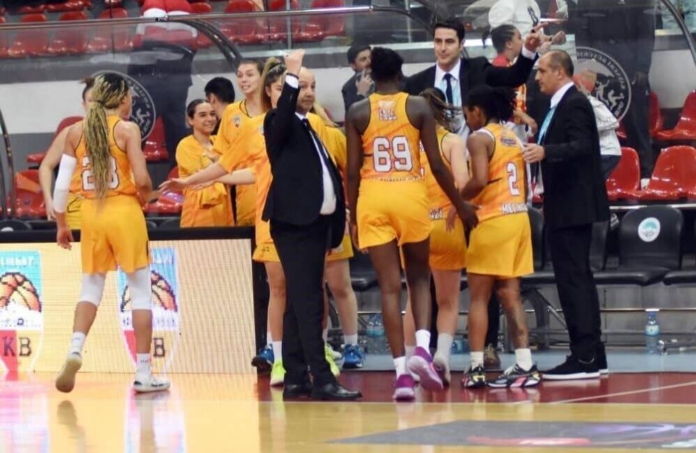 Emre Özsarı, FIBA 2025 Kadınlar Avrupa Şampiyonası’nda Milli Takımın Teknik Ekibinde Görev Alacak Melikgazi Kayseri Basketbol'un baş antrenörü Emre Özsarı, FIBA 2025 Kadınlar