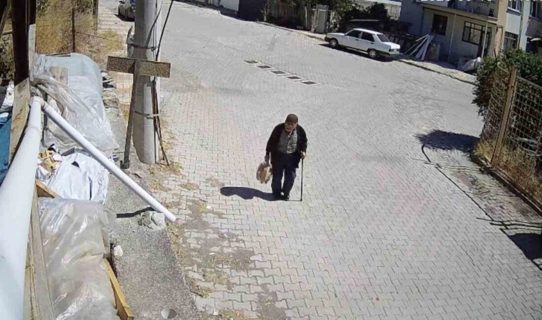 Çorum'un İskilip ilçesinde, 86 yaşındaki Eldivas Babayiğit, ekmek almak üzere