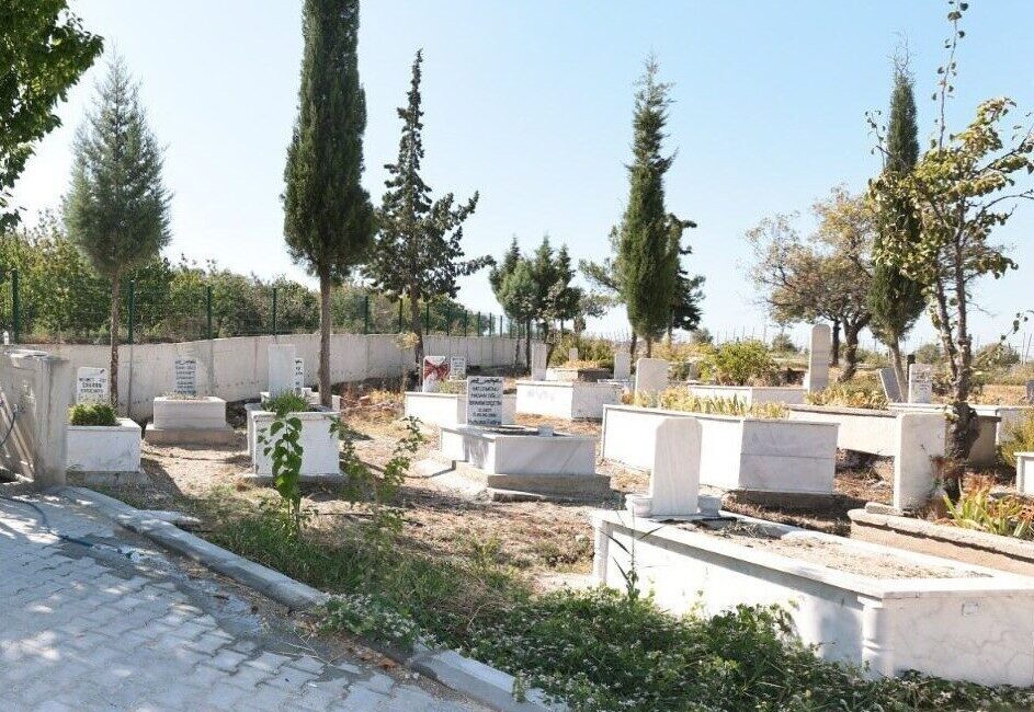 Denizli'nin Acıpayam ilçesinde, CHP'li belediyenin uzak mahallelere cenaze hizmeti sunmadığı